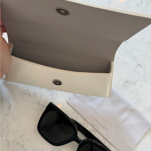 GENTLE MONSTER Burty 01 Black Oversized Sunglasses main image 9